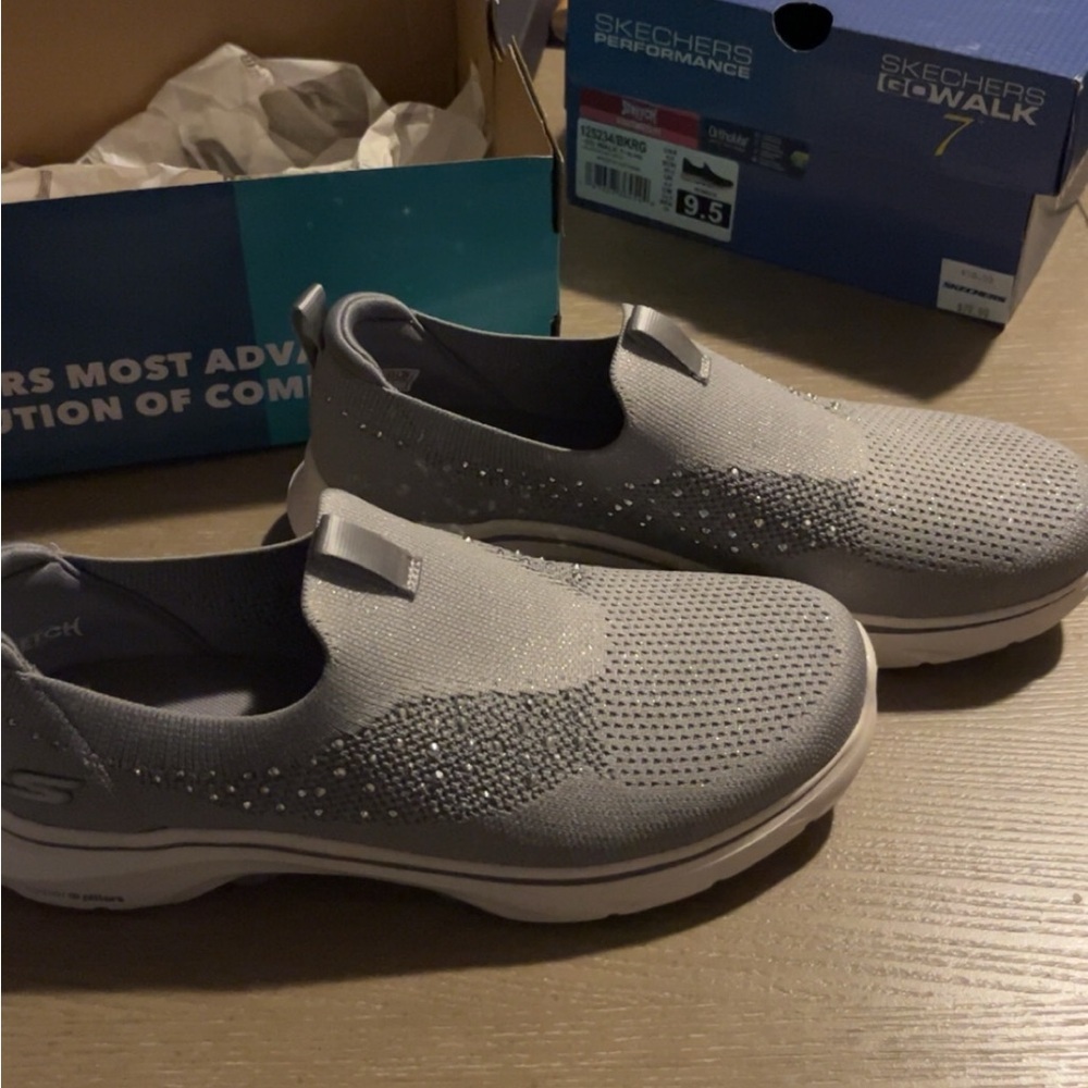 Cute slip ons - Picture 8 of 11